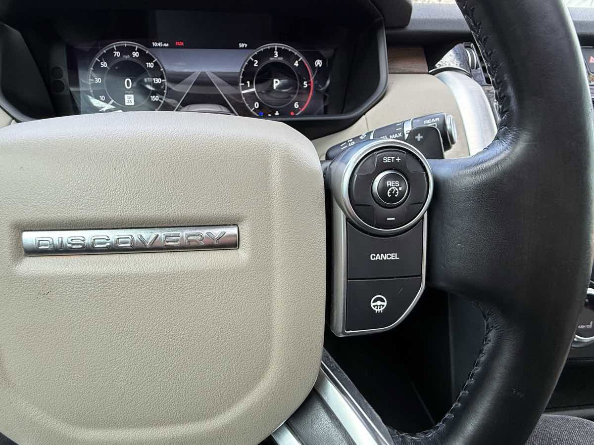 Used 2018 Land Rover Discovery HSE image 27