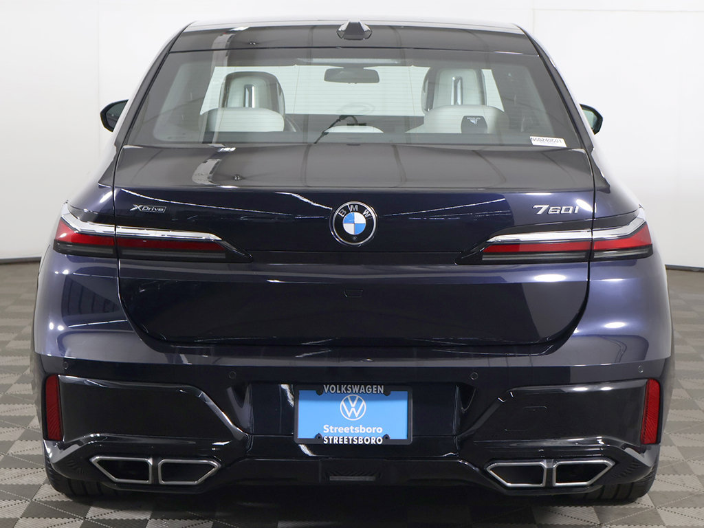 Used 2023 BMW 760i xDrive AWD/4WD image 15