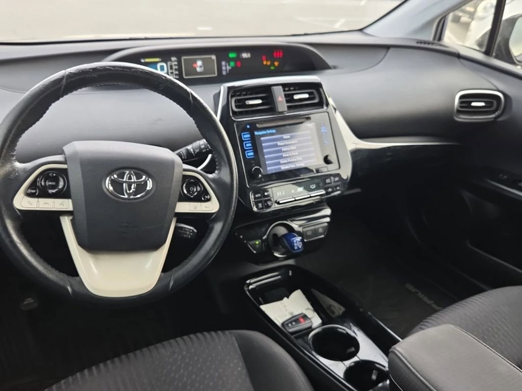 Used 2018 Toyota Prius Three FWD image 5