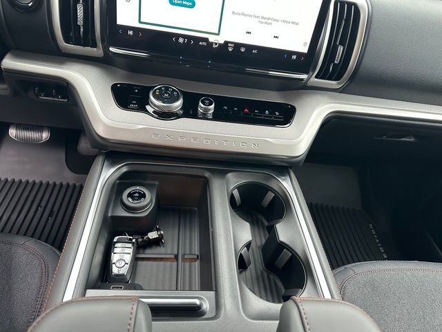 New 2025 Ford Expedition Active image 17