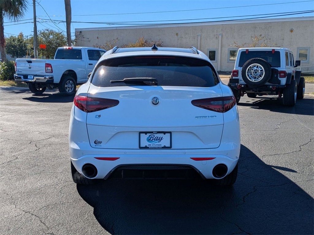 Used 2023 Alfa Romeo Stelvio Veloce image 7