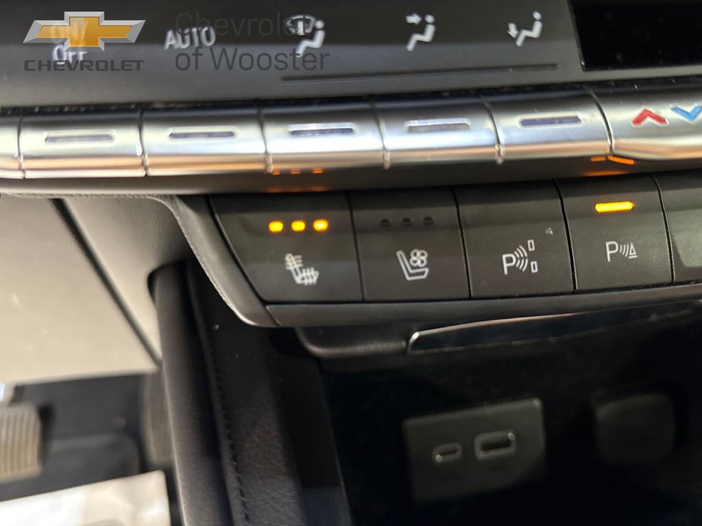 Used 2020 Cadillac XT4 Premium Luxury w/ Enhanced Visibility Package image 13