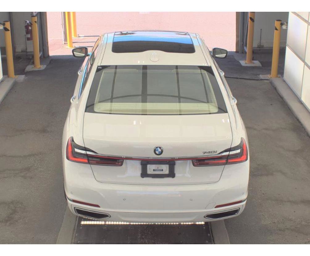 Used 2020 BMW 740i w/ Luxury Rear Seating Package RWD image 6
