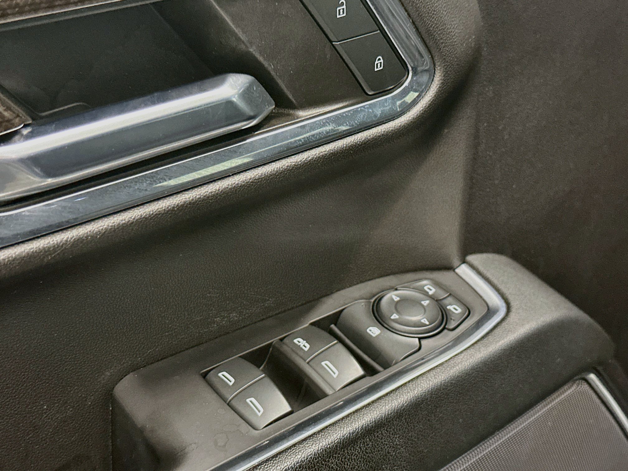 Used 2024 Chevrolet Silverado 1500 LT AWD/4WD image 15