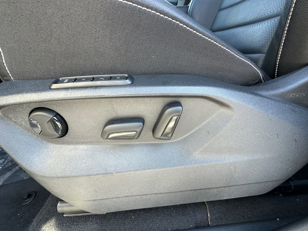 Used 2025 Volkswagen Atlas Cross Sport SEL image 10