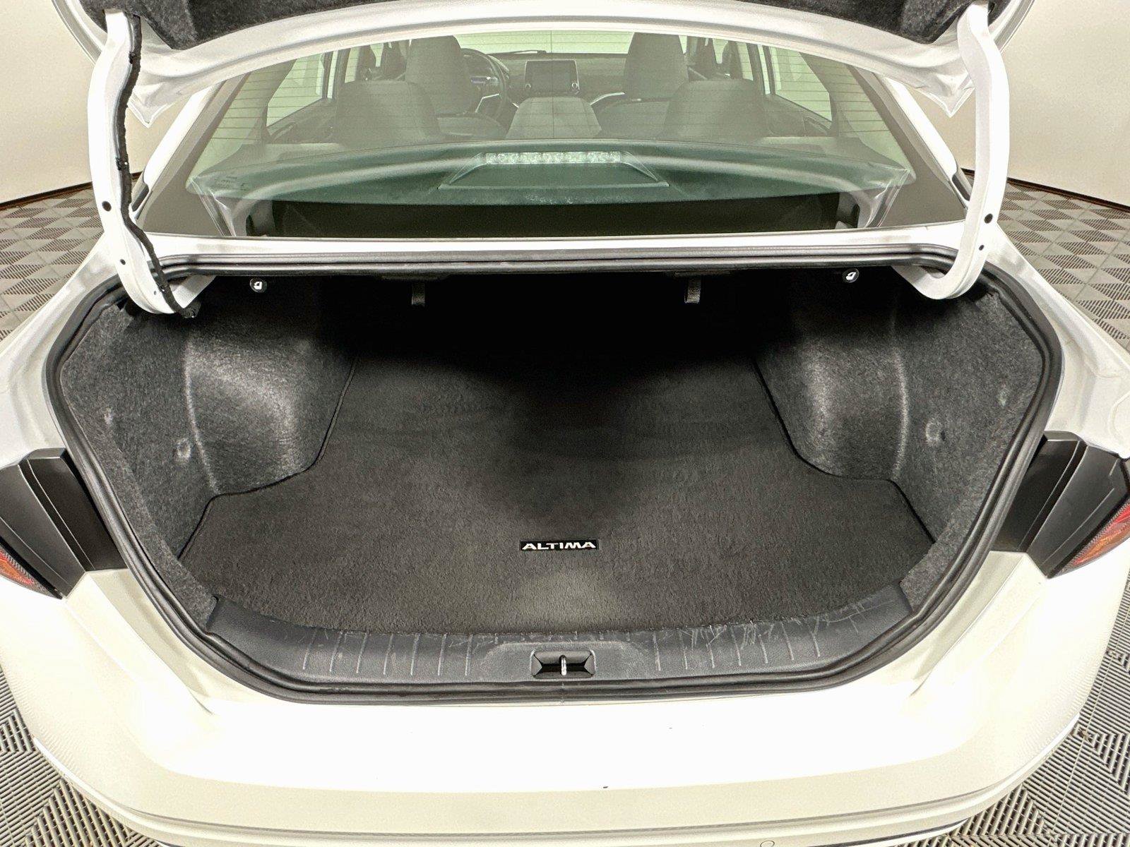 Used 2024 Nissan Altima 2.5 SV FWD image 24