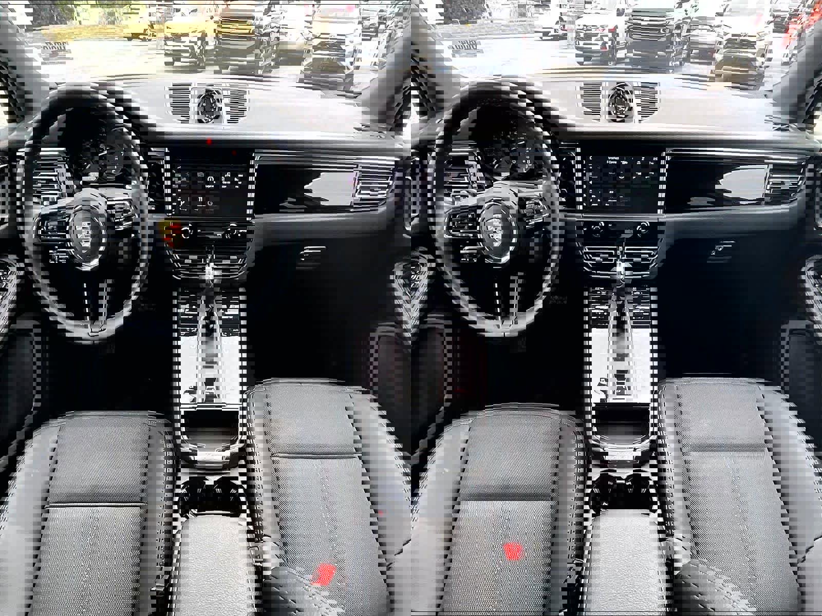 Used 2023 Porsche Macan Turbo image 24