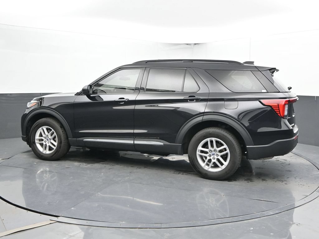 Used 2025 Ford Explorer Active AWD/4WD image 8
