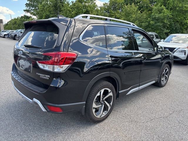 Used 2023 Subaru Forester Touring AWD/4WD image 5