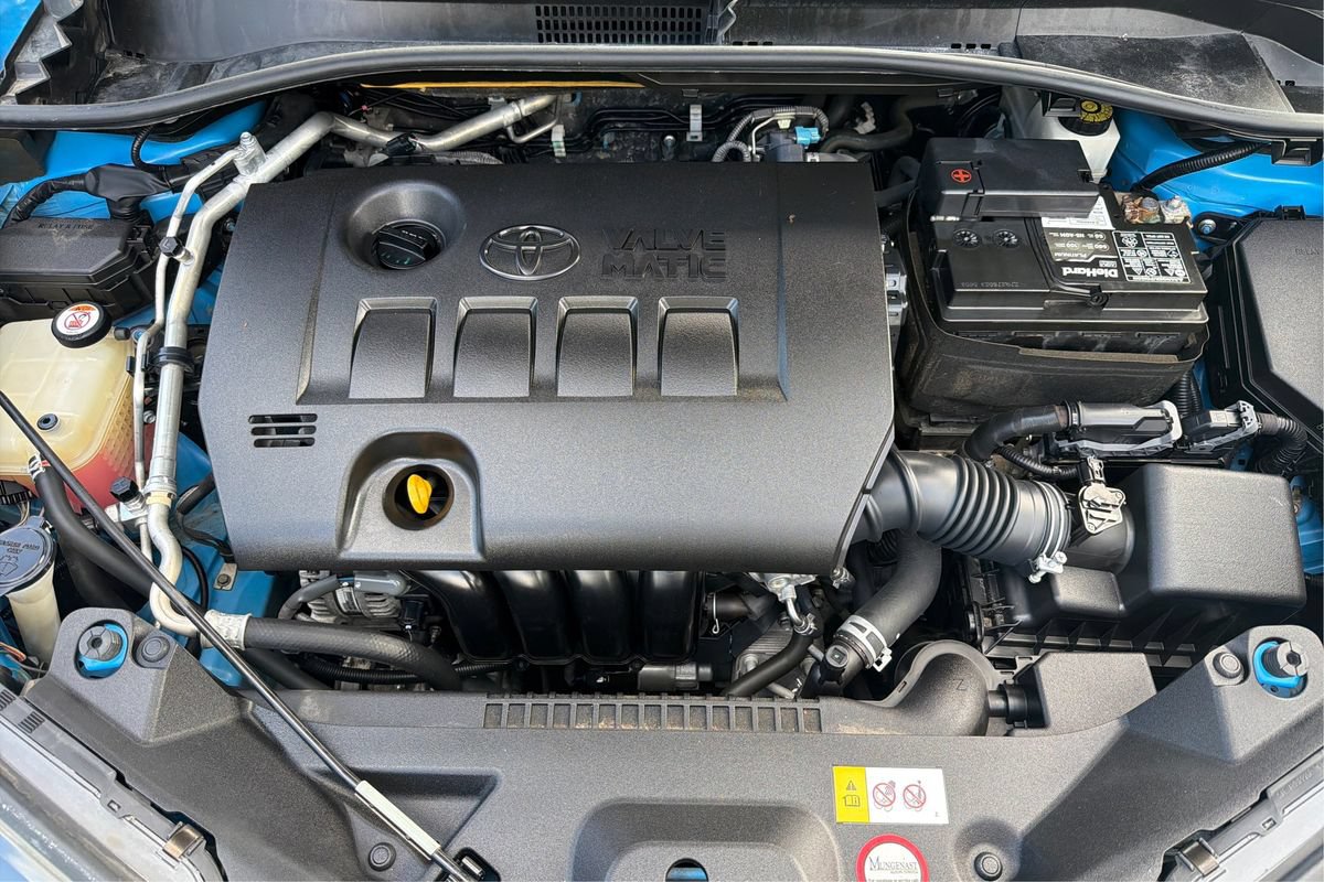 Used 2019 Toyota C-HR Limited FWD image 23
