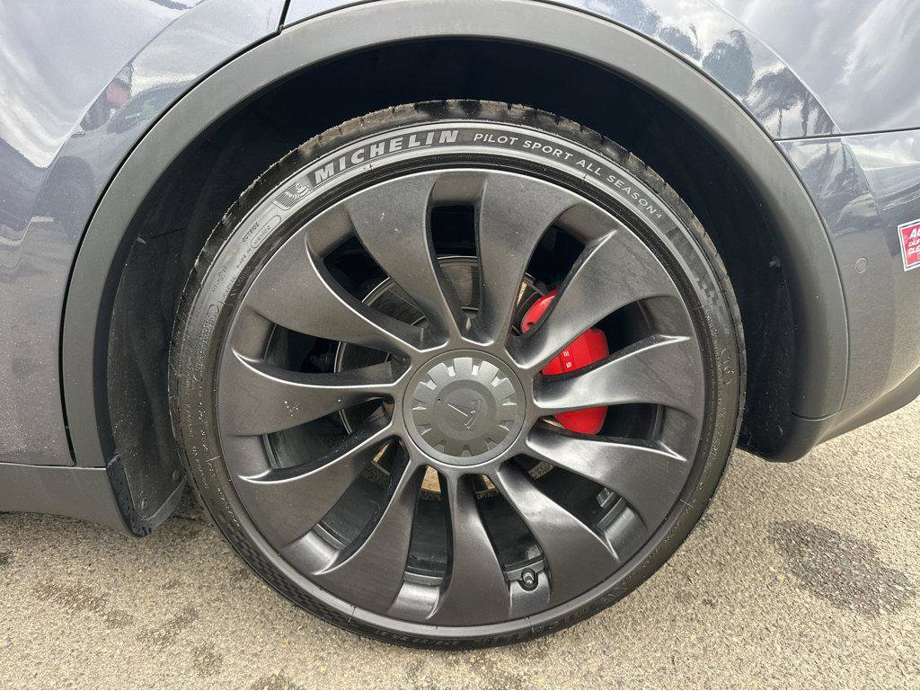 Used 2022 Tesla Model Y Performance image 14