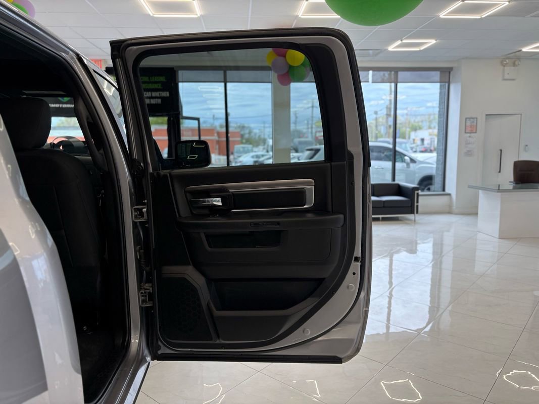 Used 2024 RAM 1500 Classic Warlock RWD image 34