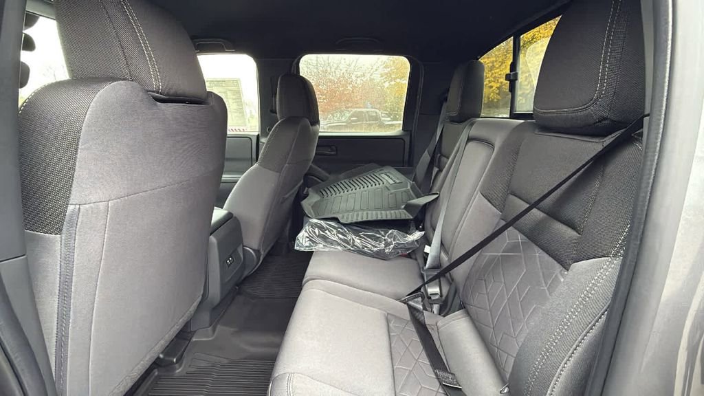 New 2026 Nissan Frontier SV w/ Tow Package image 18