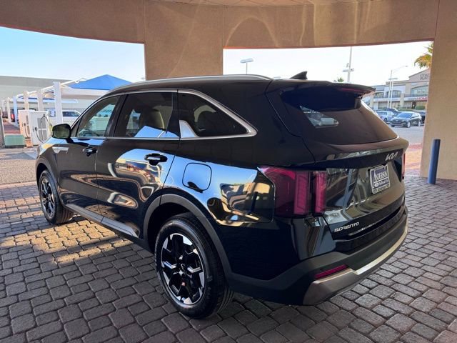 Used 2024 Kia Sorento S AWD/4WD image 3