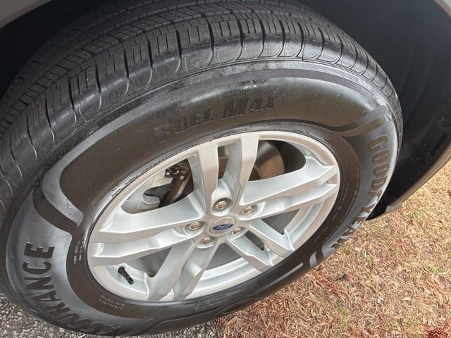 Used 2022 Ford Explorer XLT image 16