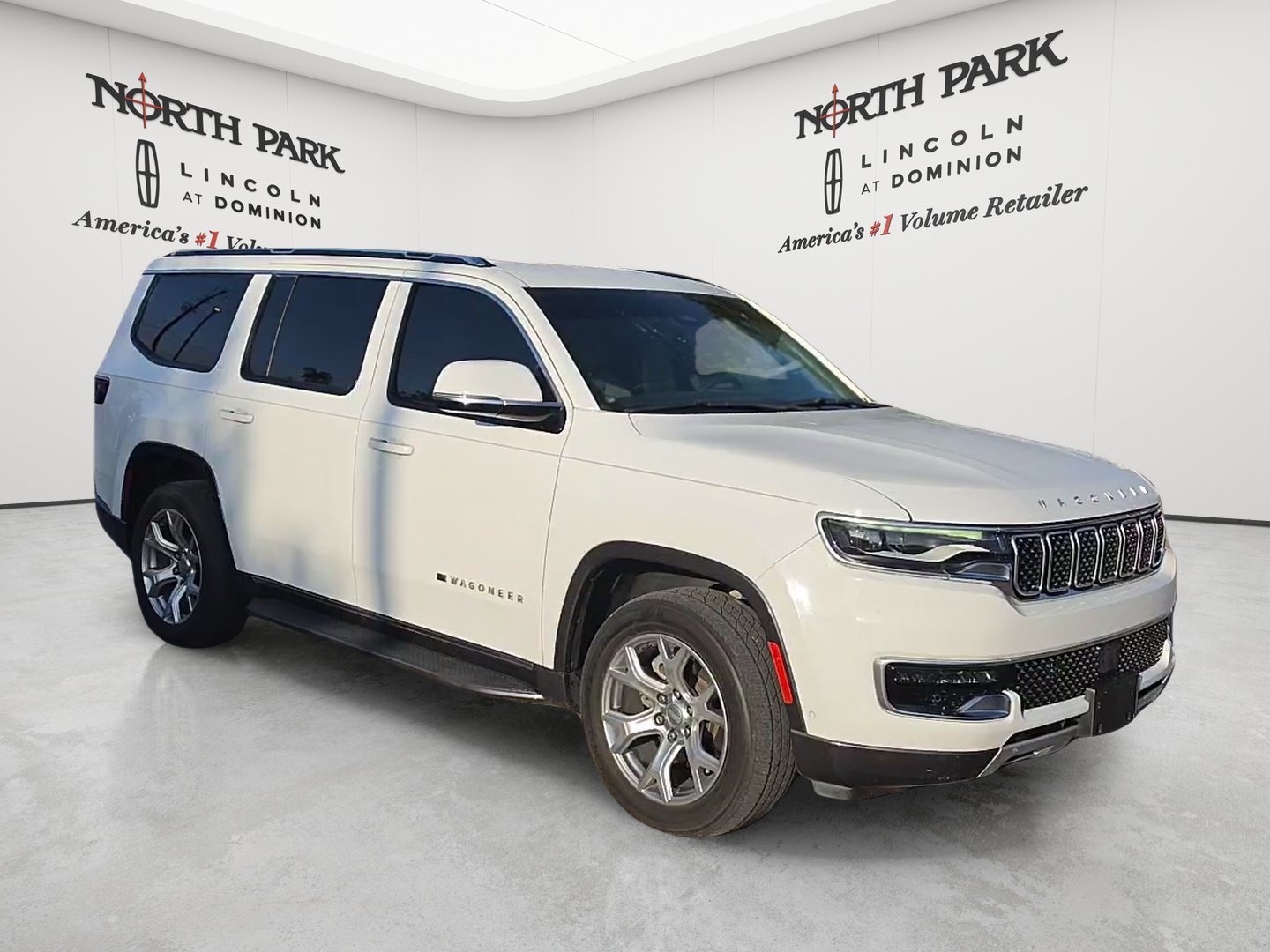 Used 2022 Jeep Wagoneer Series II AWD/4WD image 7