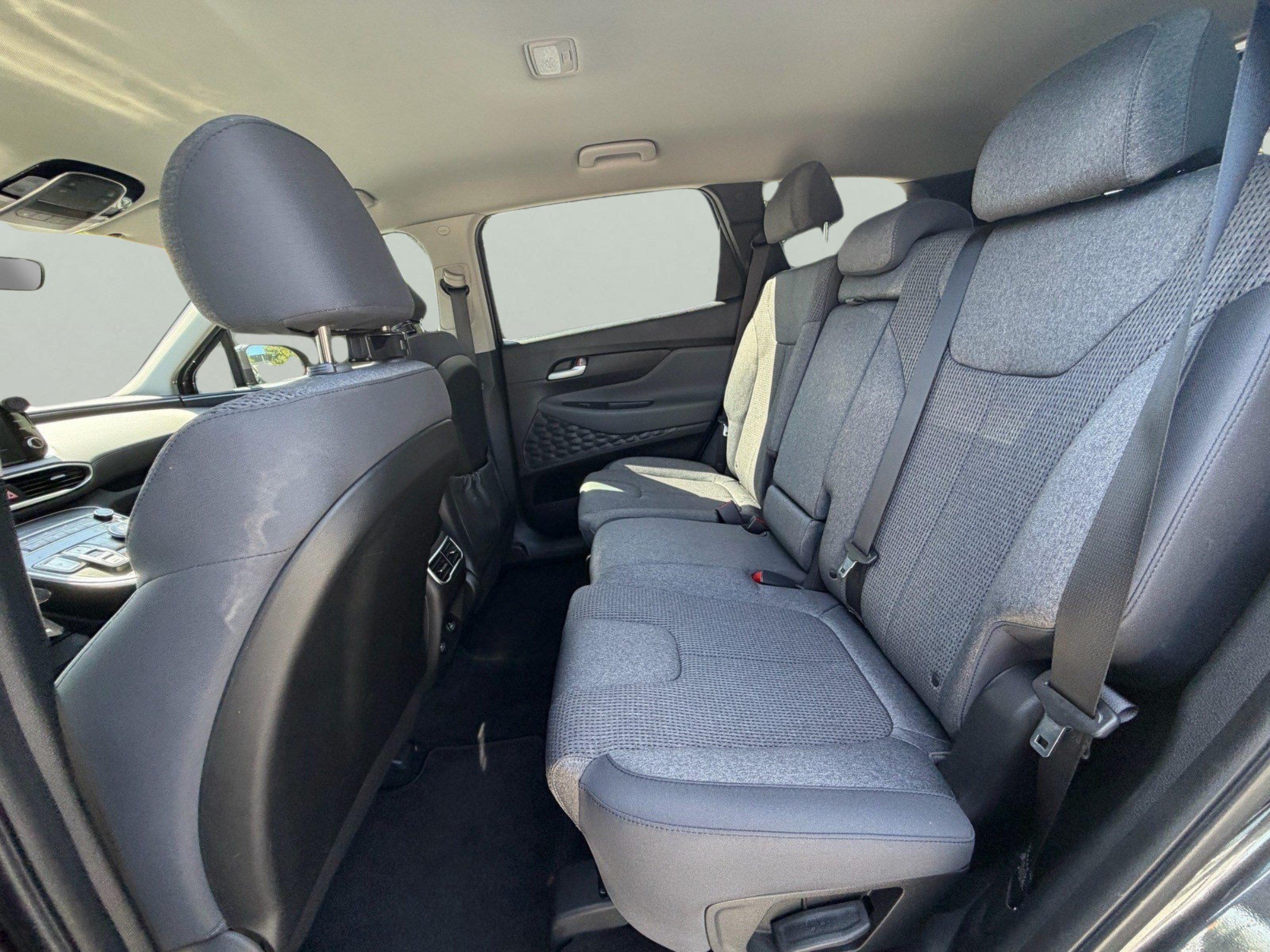 Used 2021 Hyundai Santa Fe SEL FWD image 15