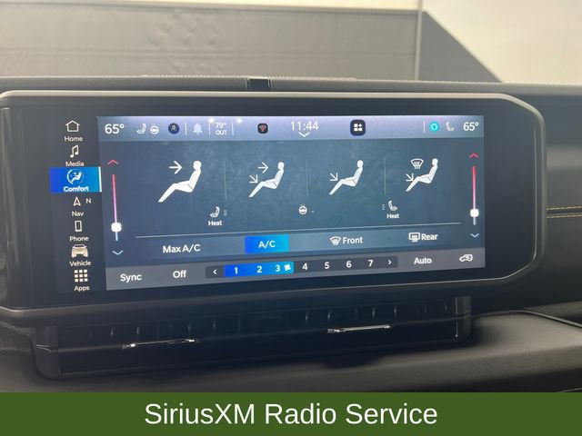 Used 2025 Jeep Wrangler Sahara image 33