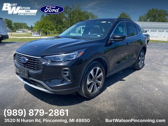 Used 2025 Ford Escape Platinum AWD/4WD image 1