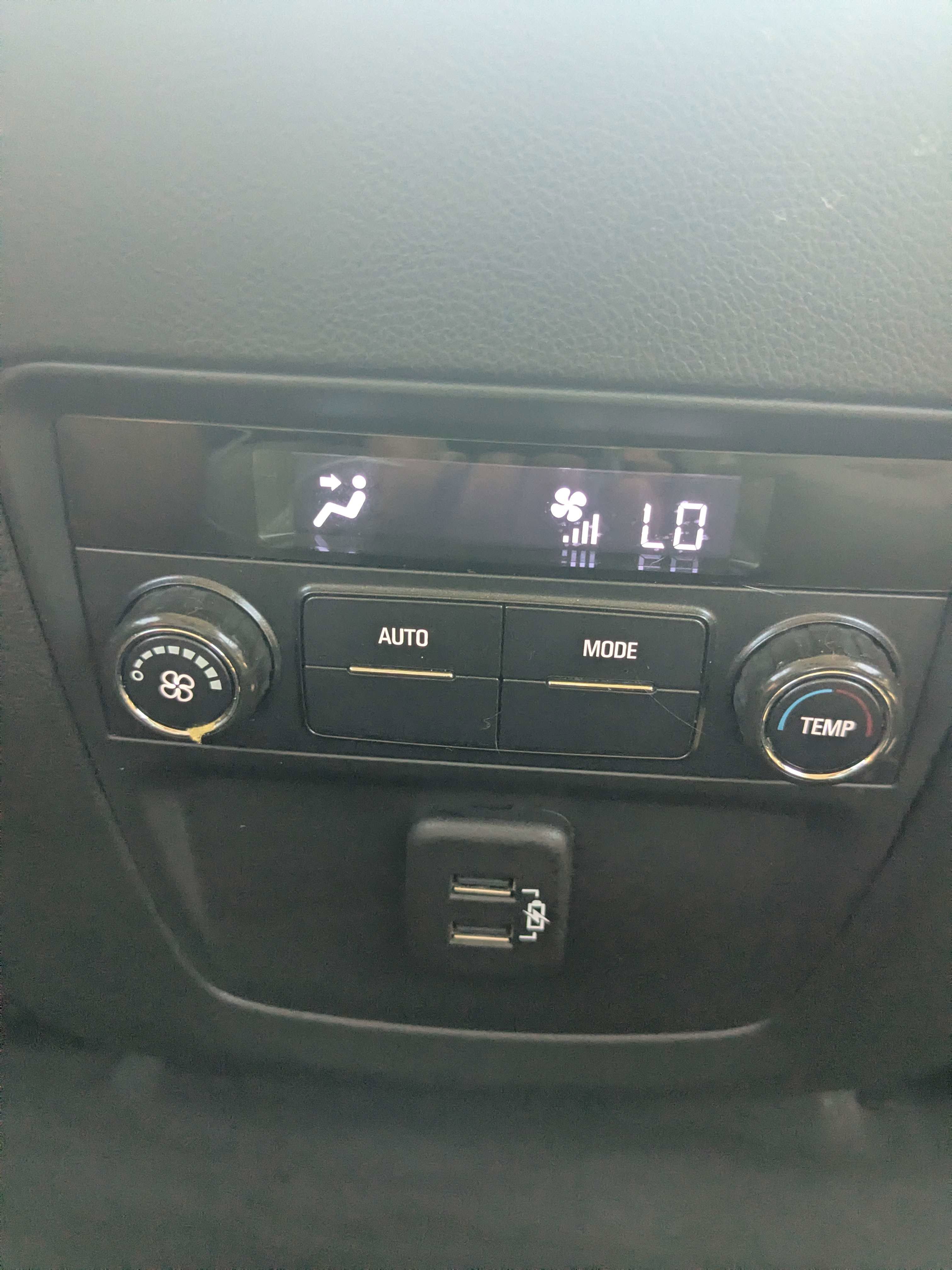 Used 2020 Buick Enclave Essence FWD image 17