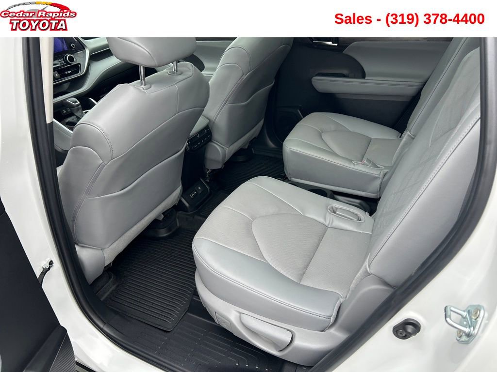 Used 2024 Toyota Highlander Platinum image 24