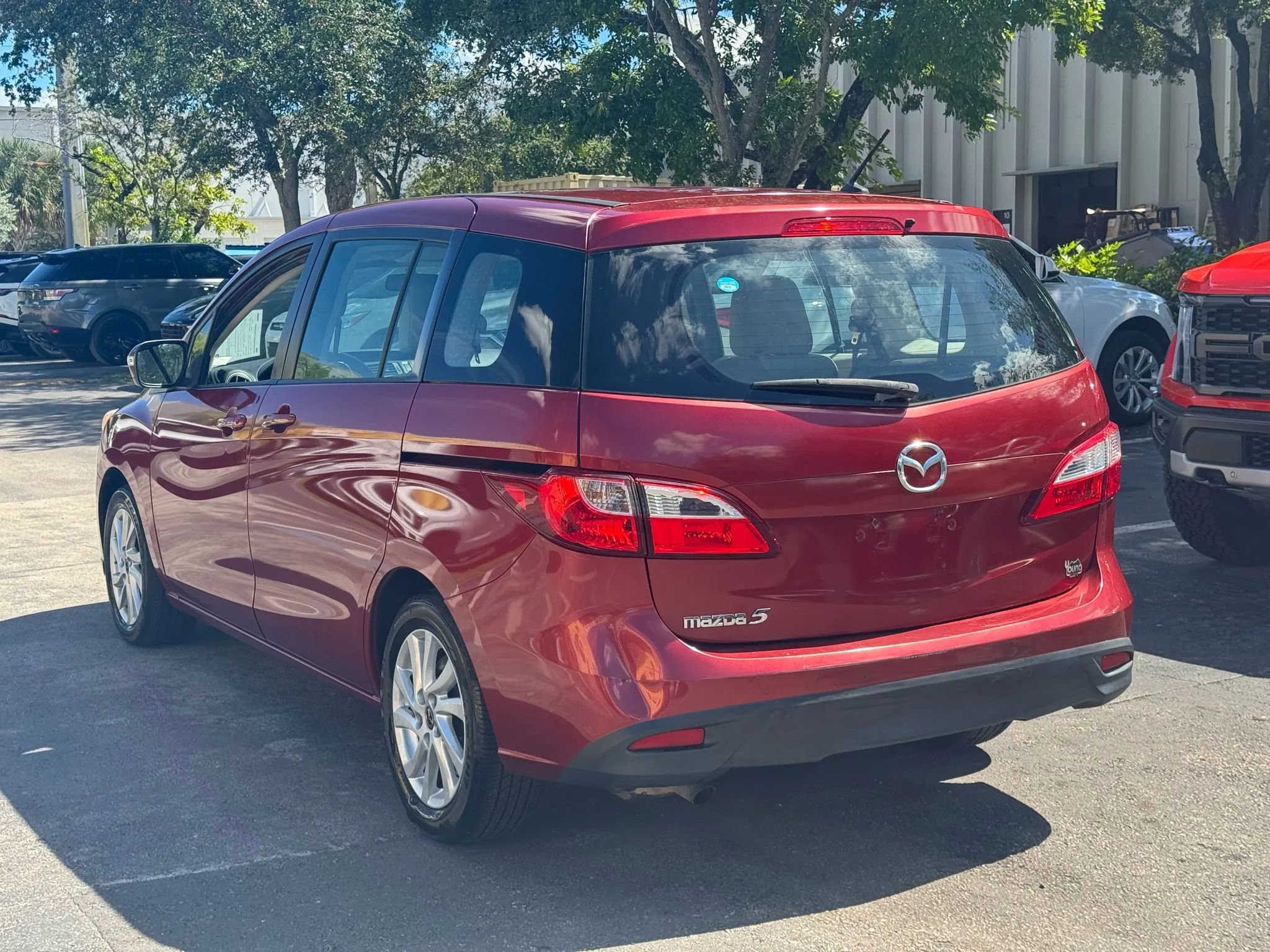 Used 2013 MAZDA MAZDA5 Sport image 9