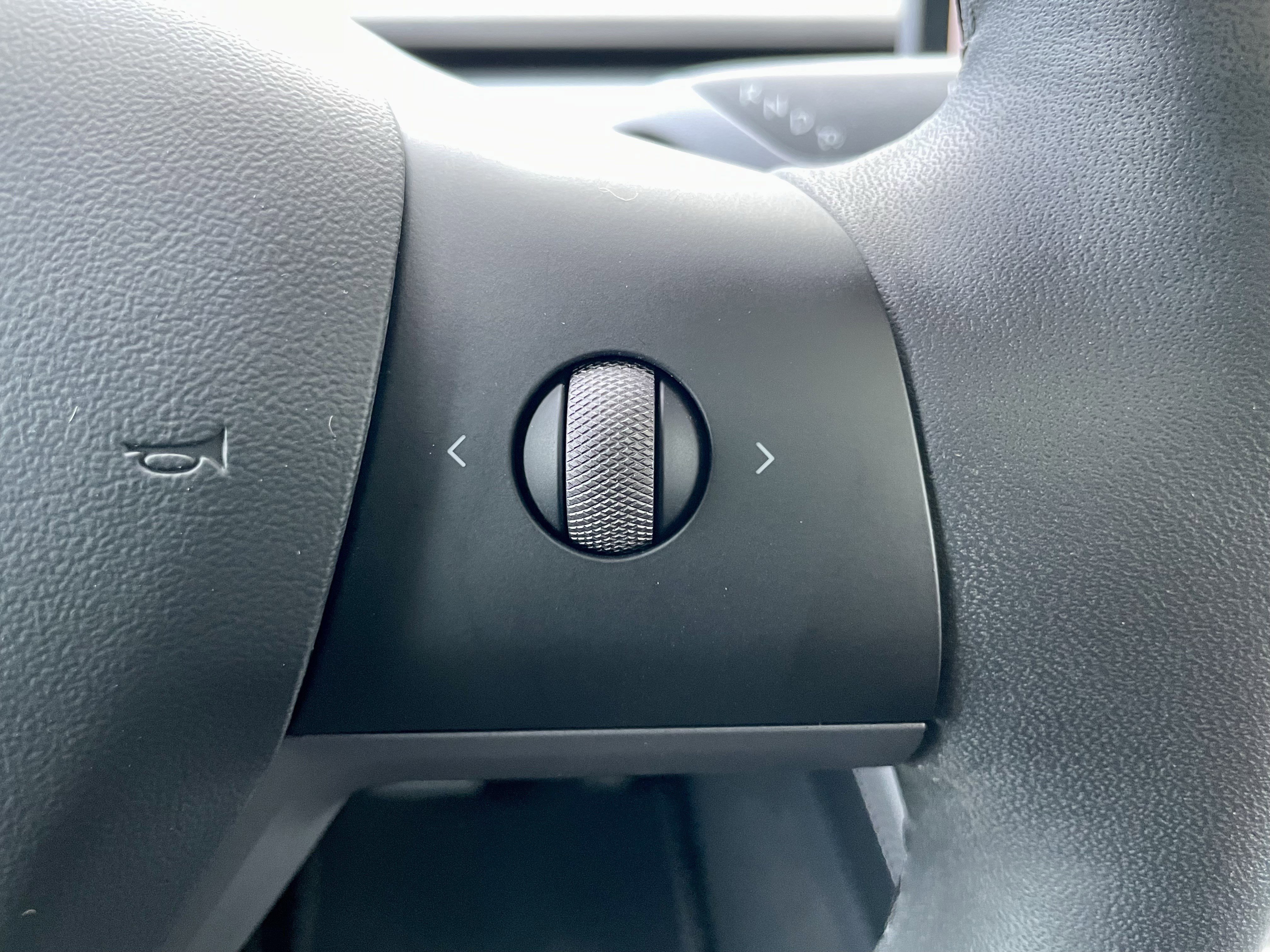 Used 2021 Tesla Model Y Long Range image 22