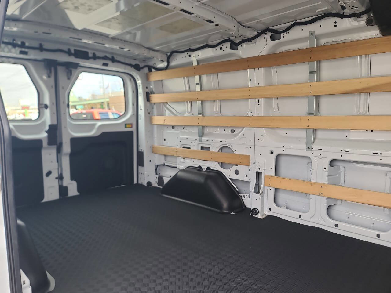 Used 2024 Ford Transit 250 250 3dr SWB Low Roof Cargo Van w/ Exterior Upgrade Package image 17