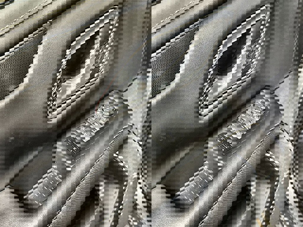 Used 2022 GMC Yukon XL AT4 image 14