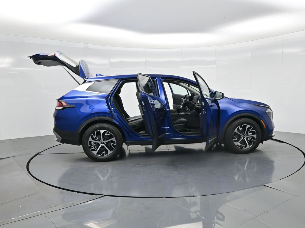 Certified 2024 Kia Sportage EX FWD image 3