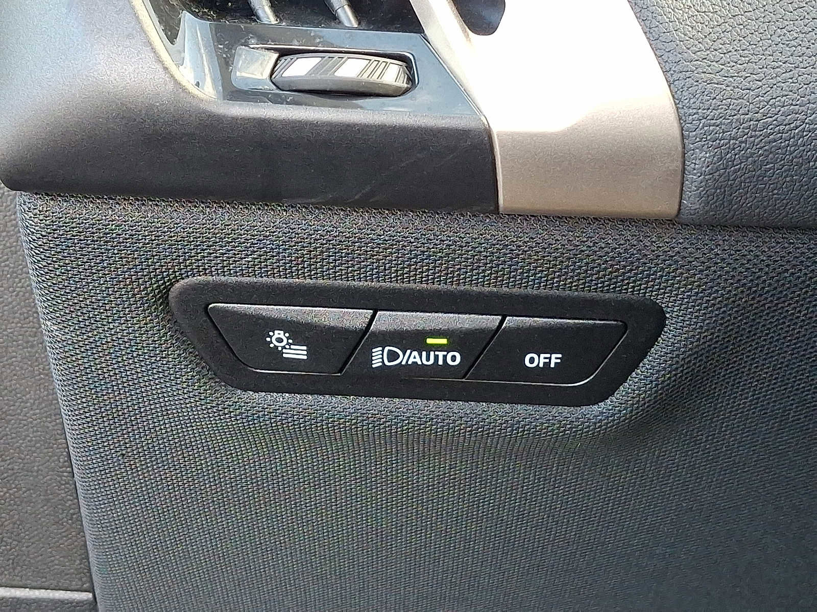 Used 2024 BMW iX xDrive50 w/ Sport Package image 27