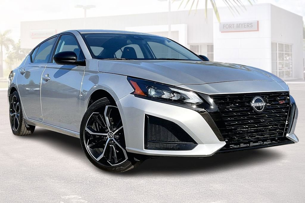 Used 2025 Nissan Altima 2.5 SR image 1