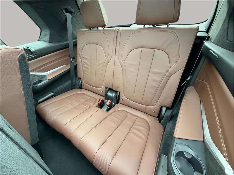 Used 2020 BMW X7 xDrive40i w/ M Sport Package AWD/4WD image 36