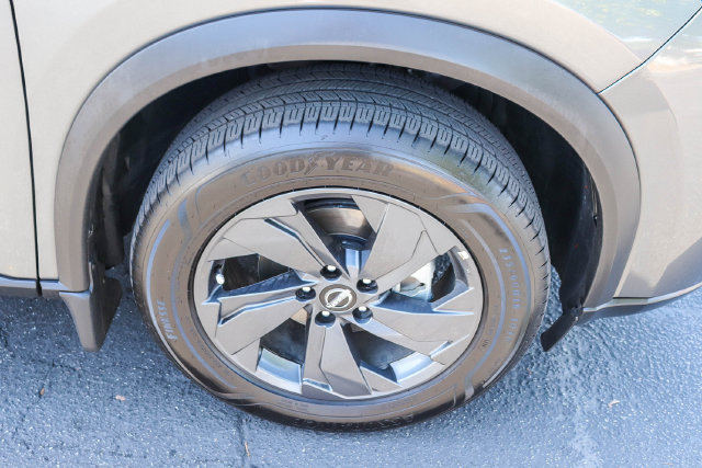 Used 2026 Nissan Rogue SV FWD image 7