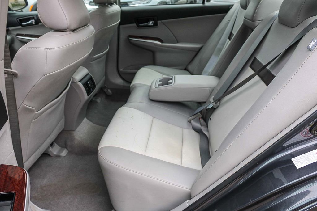 Used 2012 Toyota Camry XLE w/ Leather Pkg image 18