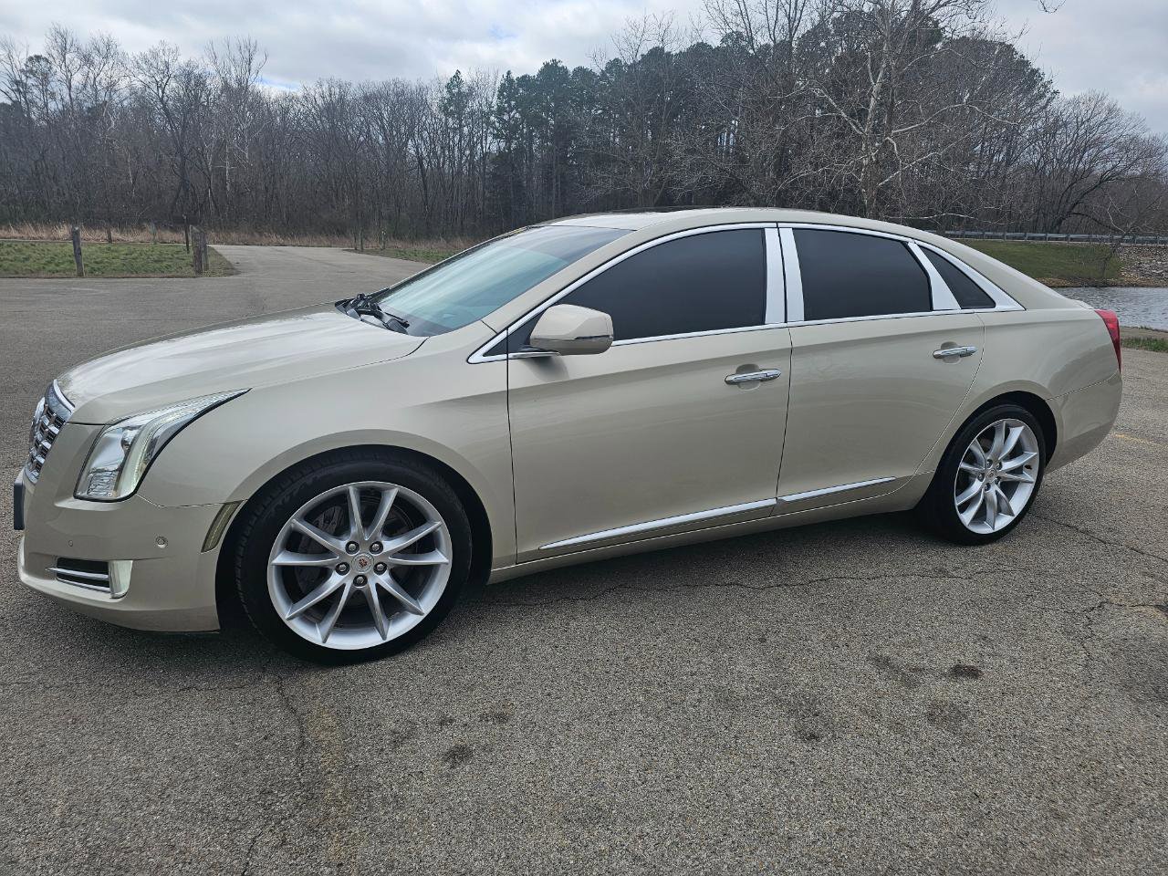 Used 2014 Cadillac XTS Premium image 11