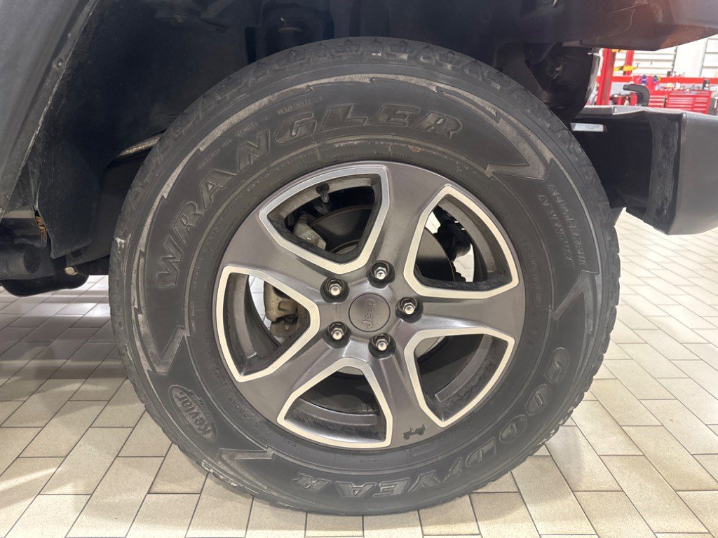 Used 2018 Jeep Wrangler Sport AWD/4WD image 7