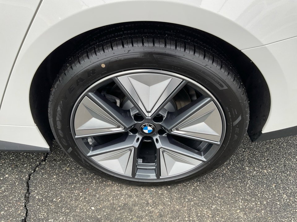 New 2026 BMW i4 xDrive40i w/ Premium Package image 22