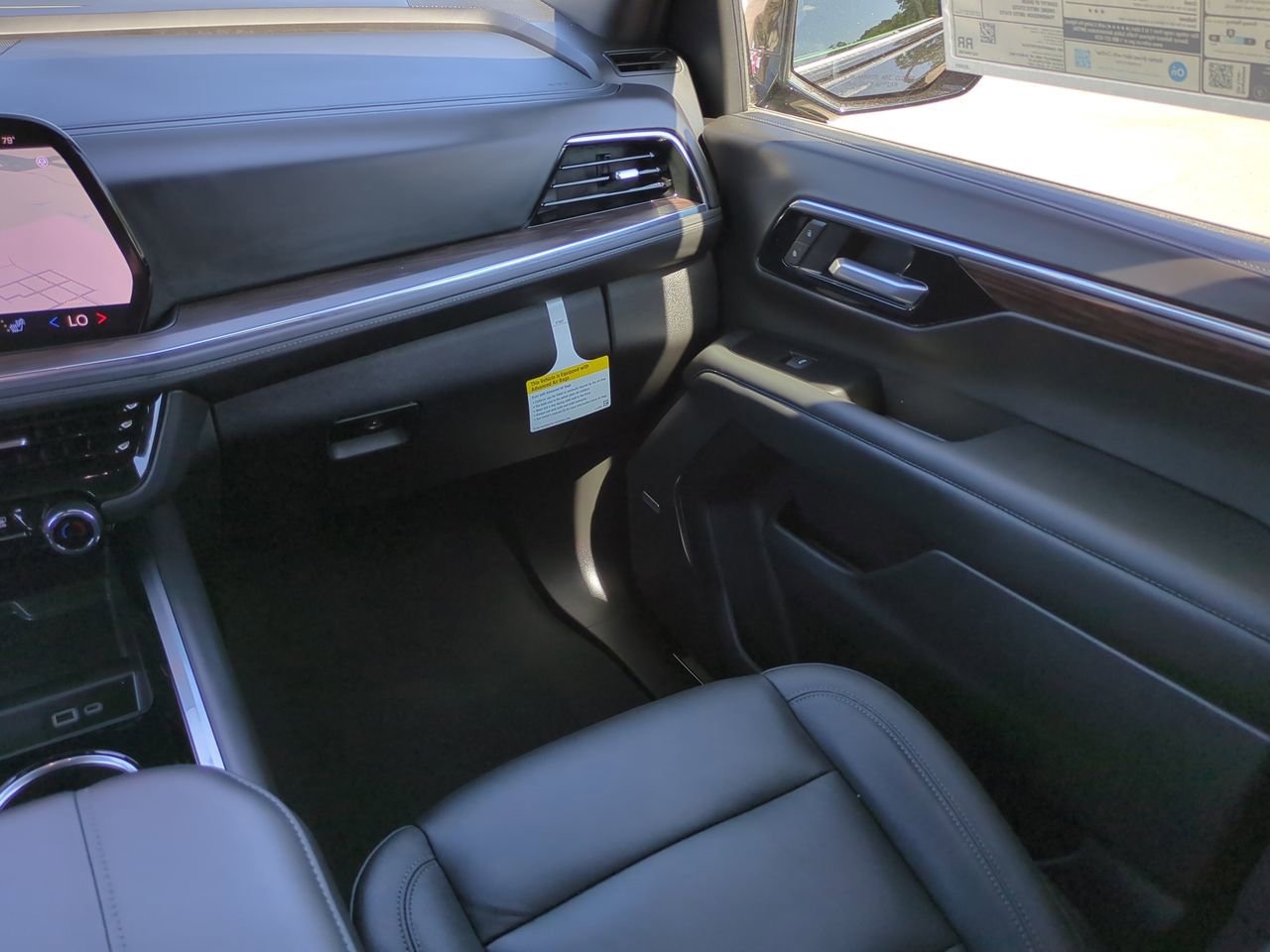 New 2026 Chevrolet Suburban Z71 w/ Comfort Package AWD/4WD image 17