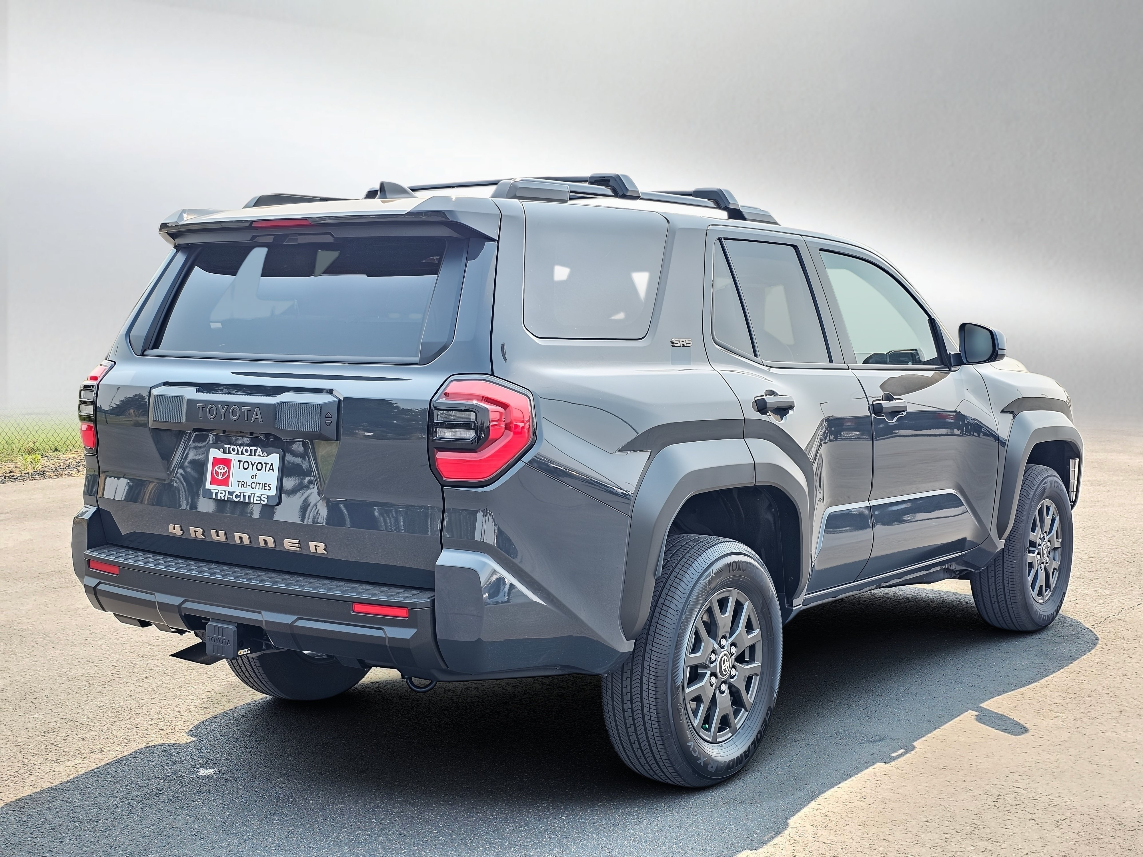 Used 2025 Toyota 4Runner SR5 AWD/4WD image 5