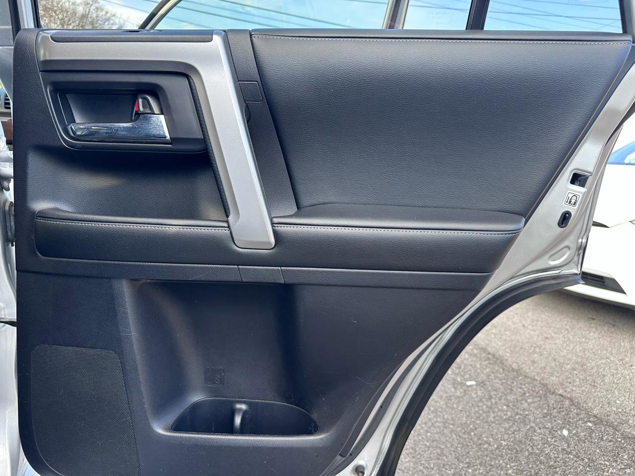 Used 2015 Toyota 4Runner Limited image 39