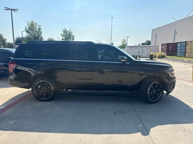 Used 2024 Ford Expedition Max Limited RWD image 3