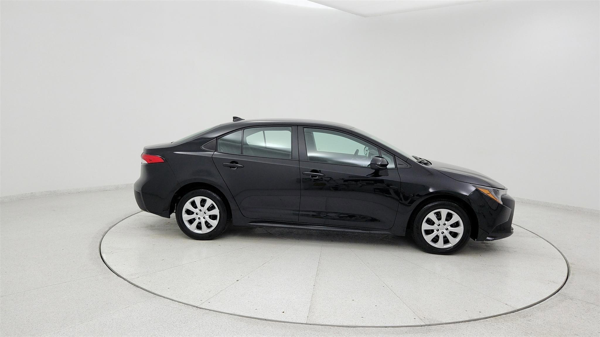 Used 2026 Toyota Corolla LE FWD image 6