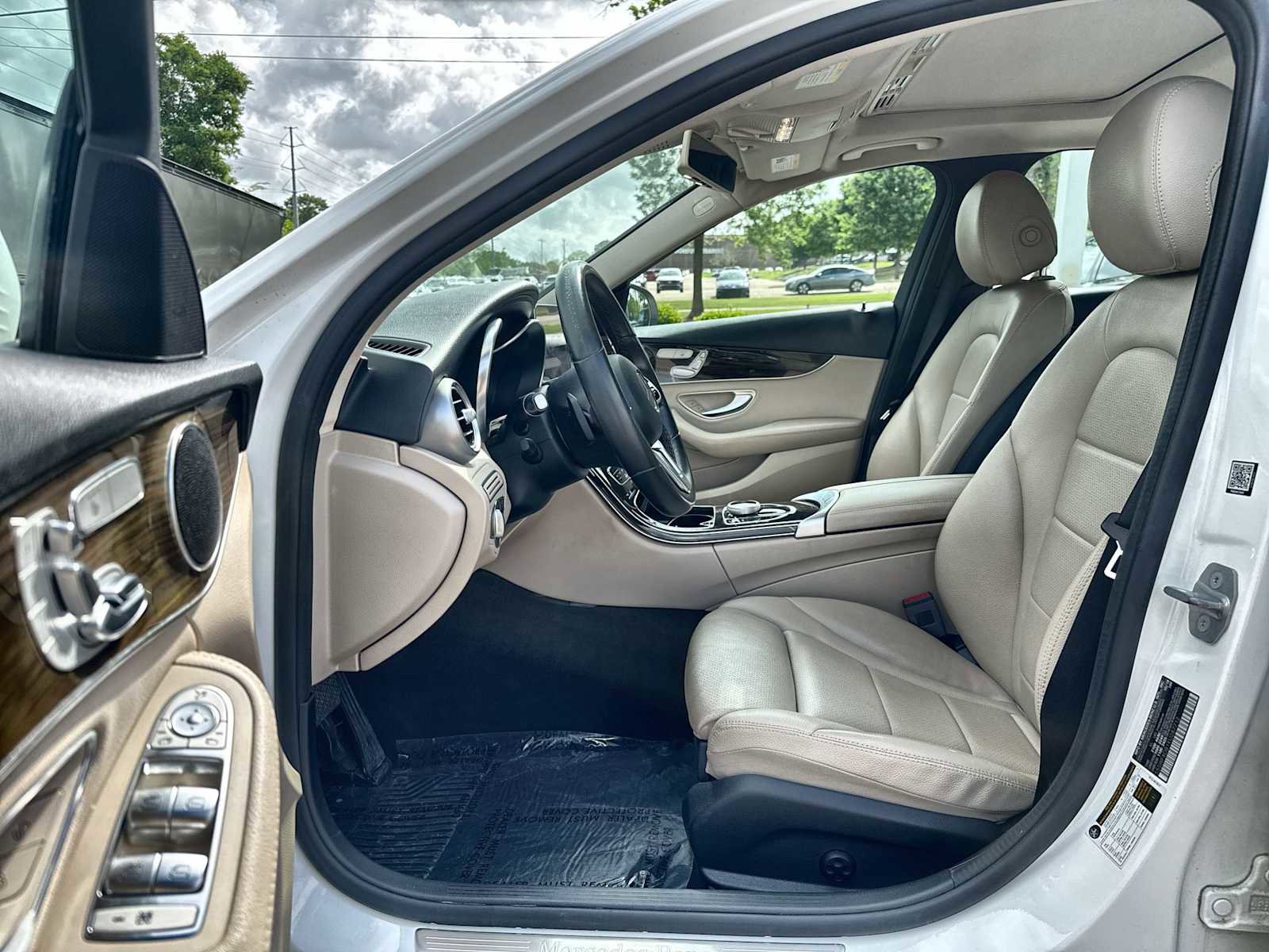Used 2019 Mercedes-Benz C 300 Sedan video 2