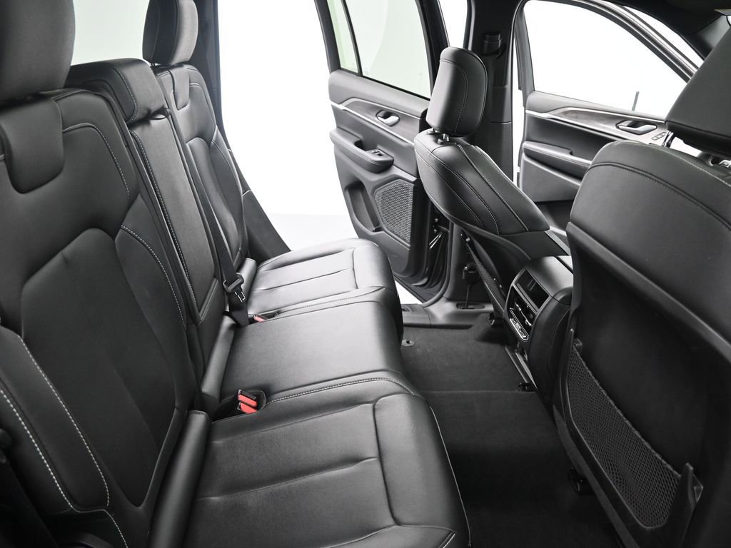 Used 2024 Jeep Grand Cherokee Limited w/ Trailer Tow Package image 13