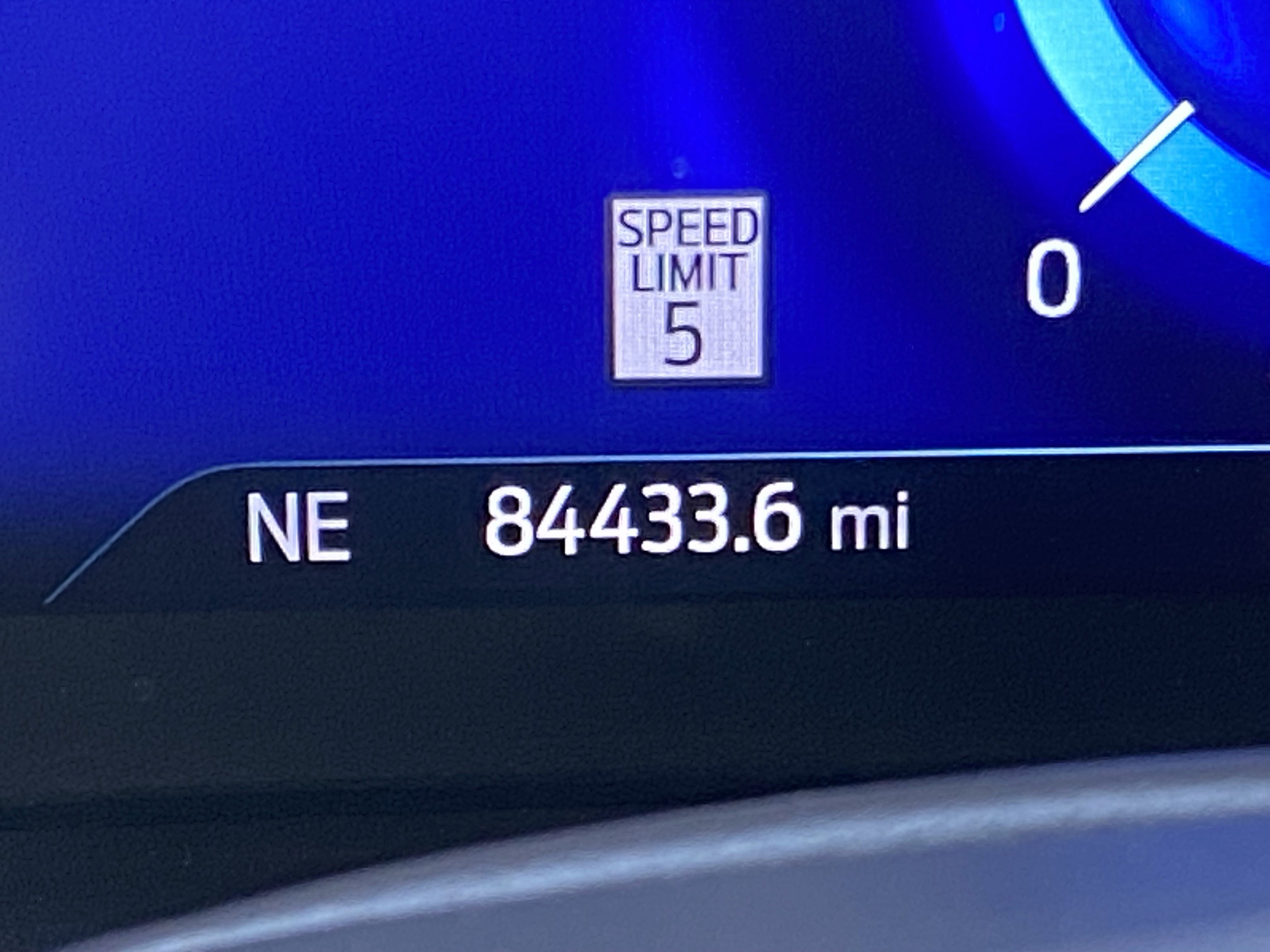 Used 2020 Ford Explorer Platinum w/ Premium Technology Package image 23