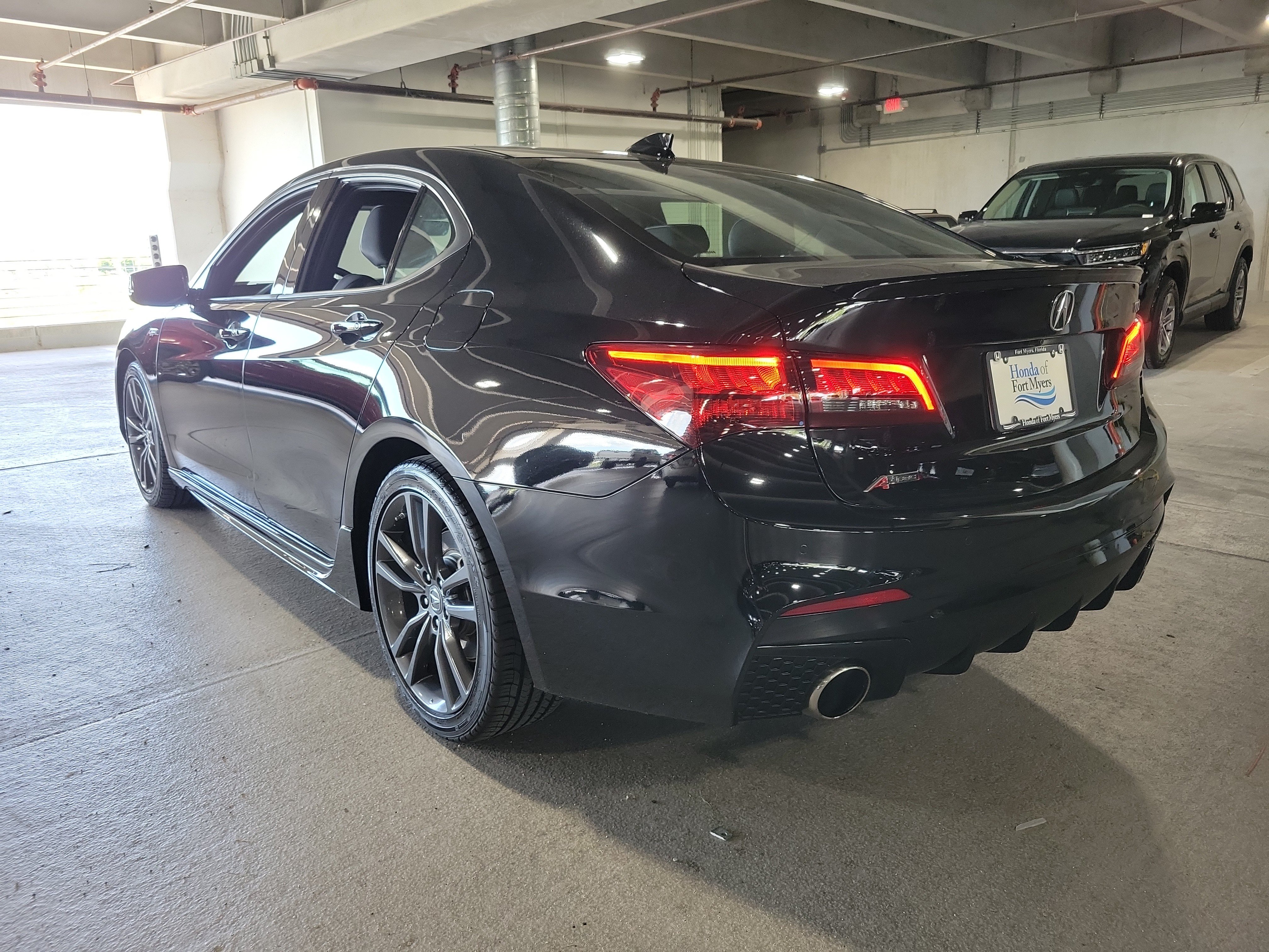 Used 2018 Acura TLX w/ Technology & A-SPEC Package FWD image 4