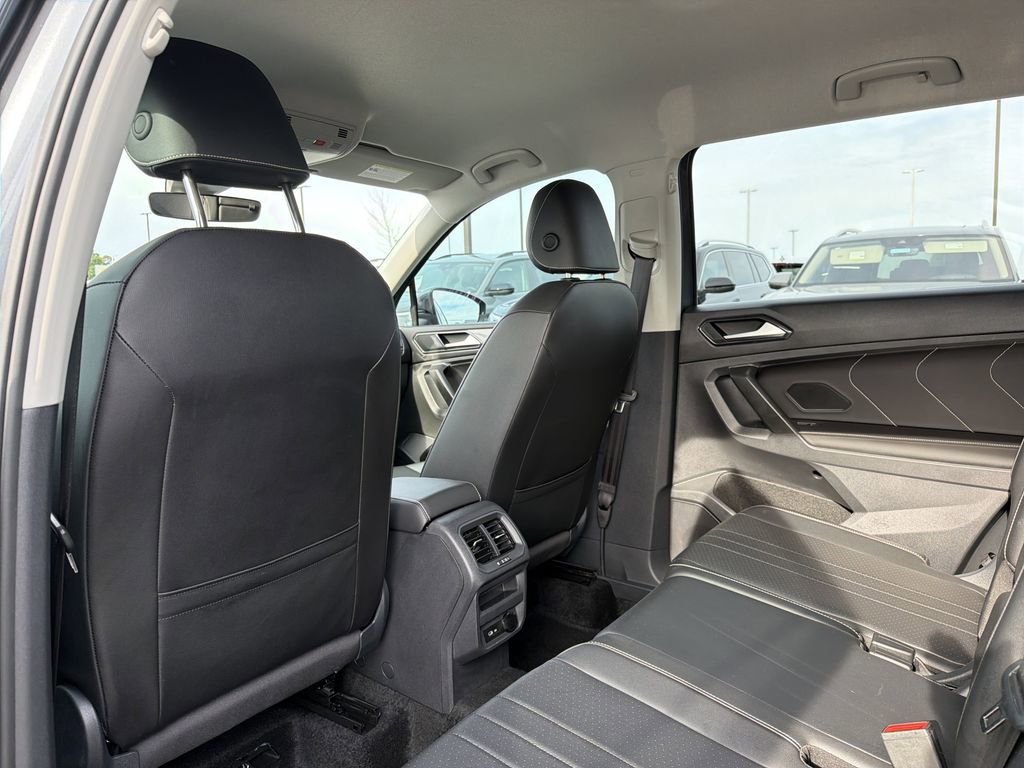 Used 2023 Volkswagen Tiguan SE FWD image 12