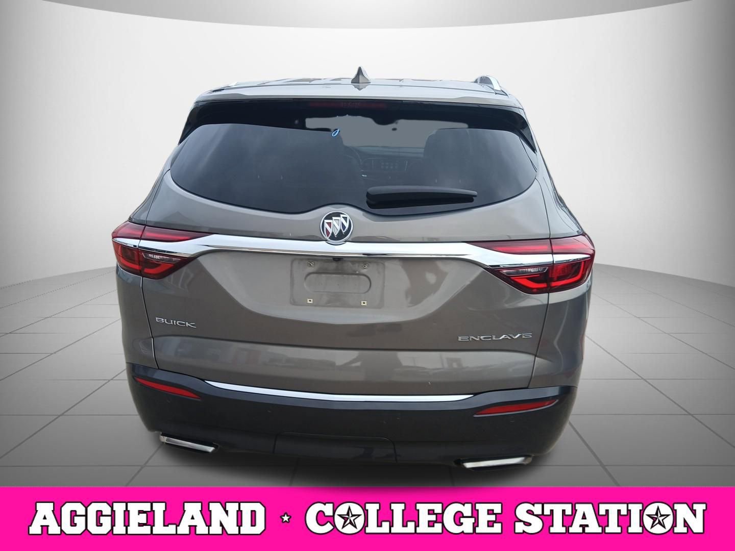 Used 2018 Buick Enclave Essence FWD image 3