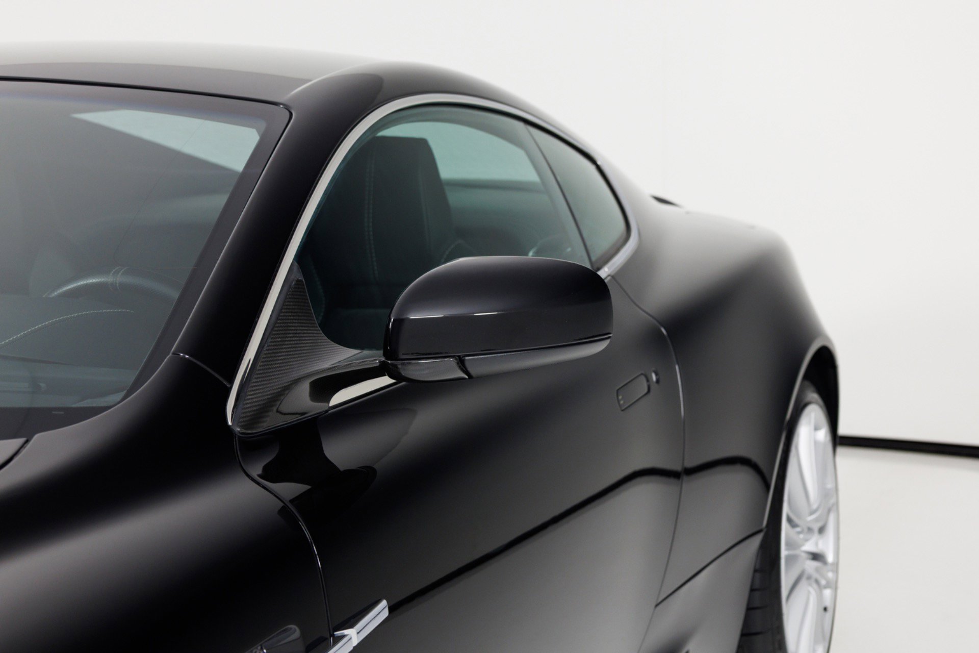 Used 2009 Aston Martin DBS Coupe RWD image 57